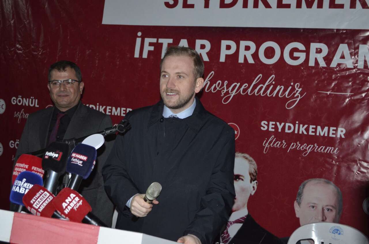 MHP Muğla İl Başkanı Burak Demirel Seydikemer’de Vatandaşlarla İftarda Buluştu 3